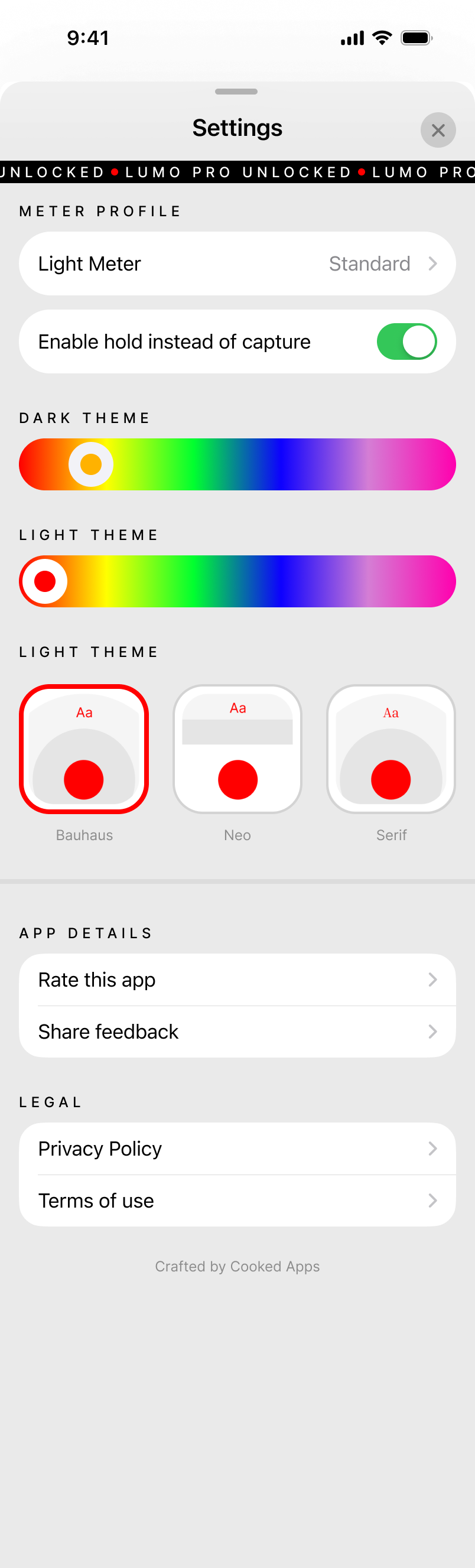 Lumo's settings screen for choosing a light and dark accent colour and a Bauhaus, Neo or Serif dial style